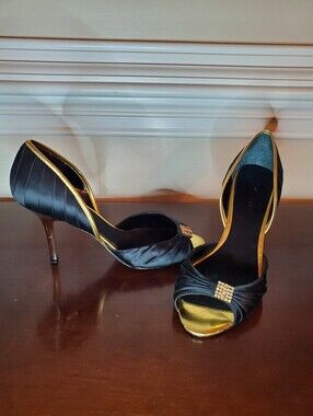 Nine West - Black and Gold - Women's - Heels - Sz. 7